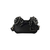 Zwarte Loungefly Minnie Mouse crossbodytas van kunstleer met strik, zilveren studs en kettinghengsel.