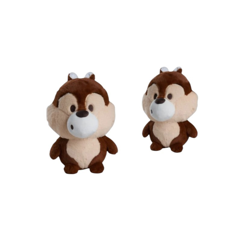 Magic Tour Club Chip knuffel van 35 cm, een zachte bruine Disney eekhoorn pluche met gedetailleerde afwerking.