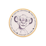 Magic Tour Club ronde onderzetter met een schets van Simba uit The Lion King en de tekst enjoy the adventure