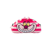 Magic Tour Club Cheshire Cat etui van zacht pluche met iconische roze en paarse strepen en een brede grijns.