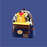 Magic Tour Club Loungefly Disney Toy Story Woody rugzak van kunstleer met koeienprint en sheriff-ster detail.