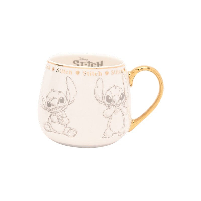 Magic Tour Club Disney Stitch mok van wit keramiek met gouden rand en handvat en Stitch illustraties