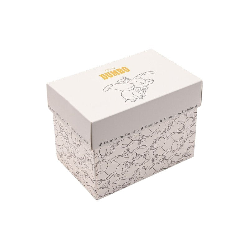 Magic Tour Club Disney Dumbo mok in een witte geschenkdoos met Dumbo illustraties en gouden tekst