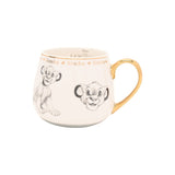 Magic Tour Club Disney The Lion King mok met Simba illustraties en een glanzend gouden handvat op een gele achtergrond